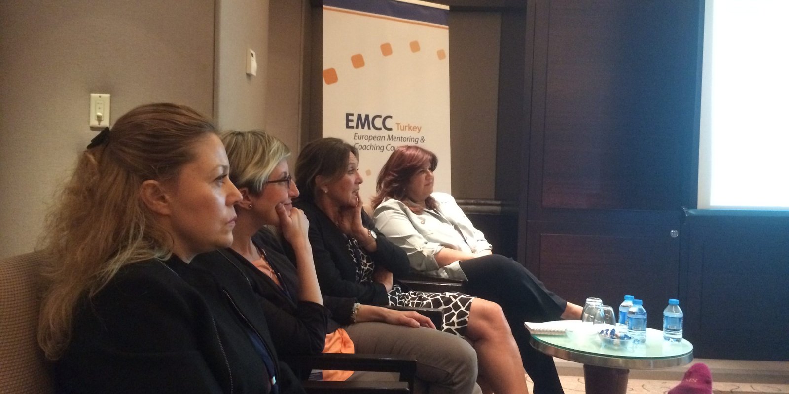 Pozitif-Psikoloji-ve-Zor-Zamanlarda-Birlikte-Ayakta-Kalmak